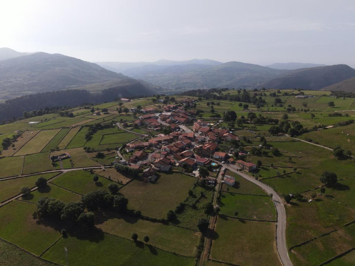 Posada Venta Hornizo Arenas de Iguña エクステリア 写真